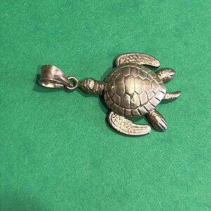 Sea Turtle Pendant Charm .925 silver Reptile Jewelry